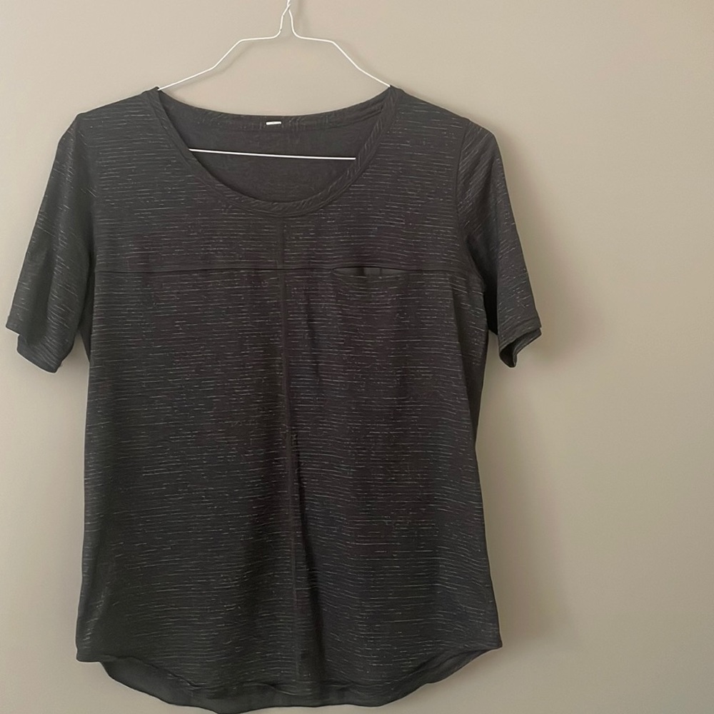 lululemon t-shirt